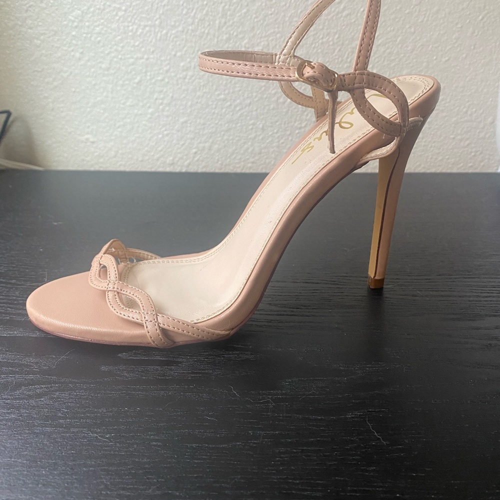 Blush pink Lulu’s stilettos size 9